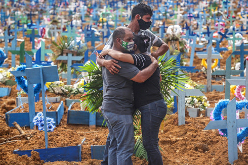 Cái giá phải trả cho xu hướng miễn dịch cộng đồng ở Brazil ảnh 1