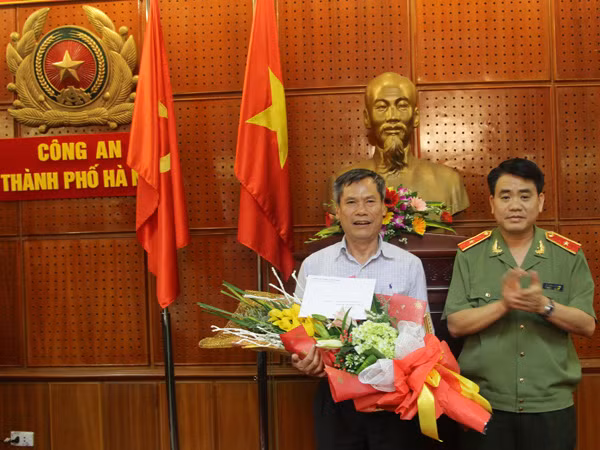 Công an Hà Nội vinh dự tổ chức Đại hội Đảng bộ điểm của thành phố ảnh 2