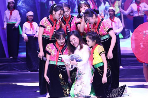 Động viên, ghi nhận đội ngũ giáo viên vùng cao, vùng đồng bào dân tộc thiểu số ảnh 1