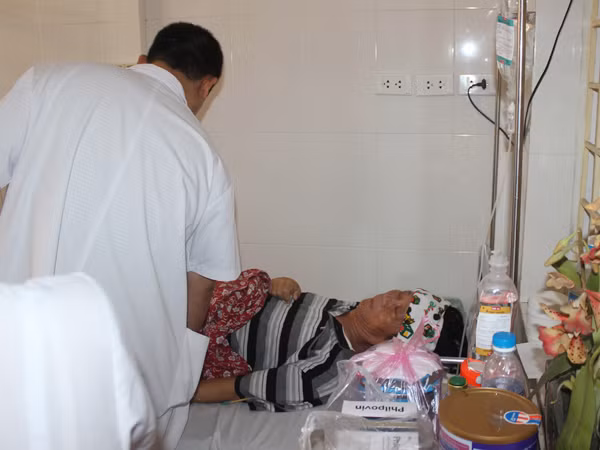 Dễ nhầm sốt xuất huyết với sốt phát ban ảnh 1