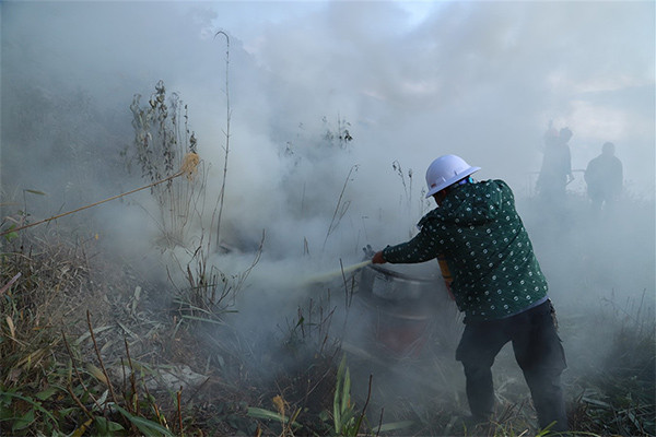 Phối hợp diễn tập phòng cháy chữa cháy tại khu vực trọng điểm rừng Hoàng Liên ảnh 5 Phối hợp diễn tập phòng cháy chữa cháy tại khu vực trọng điểm rừng Hoàng Liên ảnh 5