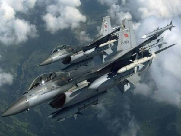 Chiến đấu cơ Thổ Nhĩ Kỳ lượn lờ trên vùng tây bắc Syria để làm gì? ảnh 1 Chiến đấu cơ Thổ Nhĩ Kỳ lượn lờ trên vùng tây bắc Syria để làm gì? ảnh 1