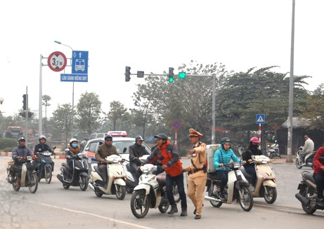 Tổng kiểm tra, xử phạt phương tiện vi phạm làn đường xe buýt BRT ảnh 3
