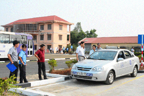 Thực hư chuyện "thổi" giá 30 triệu đồng/khóa thi bằng lái xe ôtô ảnh 2