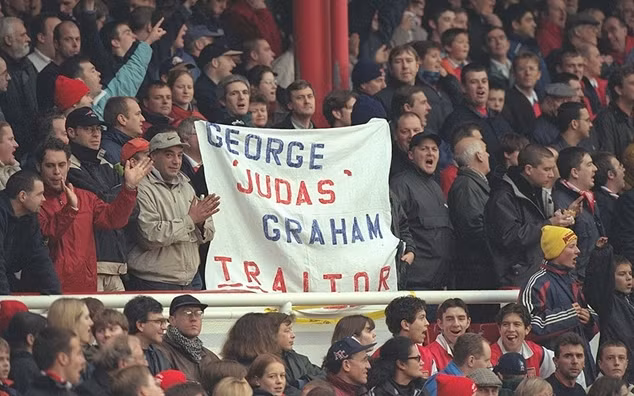 20 trận derby khốc liệt nhất bóng đá Anh ảnh 15