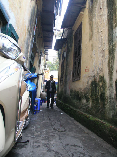 Lắt léo ngõ xuyên phố ảnh 1