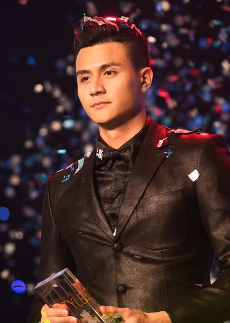 Hoàng Thuỳ Linh trình diễn "Bánh trôi nước", Vĩnh Thụy giật giải "mặc đẹp trong đêm" ảnh 10