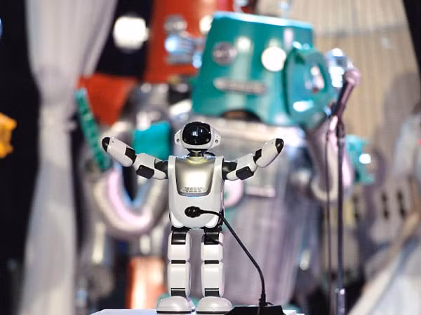 Tròn mắt xem đám cưới robot đầu tiên trên thế giới tại Nhật Bản ảnh 10