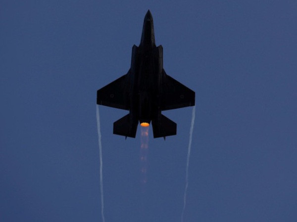 Israel ngay lập tức đáp trả vụ tấn công tên lửa của Iran ảnh 1