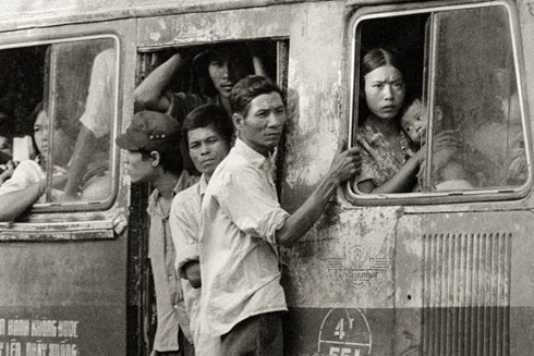 Những chiếc xe buýt đầu tiên của Hà Nội ảnh 1