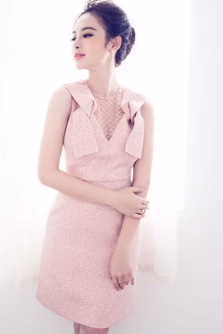 Angela Phương Trinh "ghi điểm" với vẻ đẹp ngọt ngào đầy nữ tính ảnh 4
