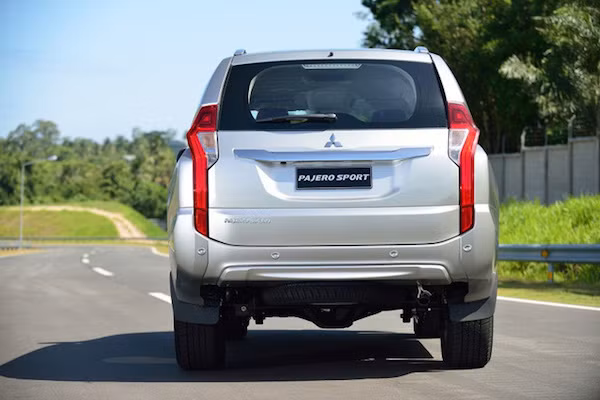 Mitsubishi Pajero Sport 2016: Thiết kế đẹp mắt, tuỳ chọn đa dạng ảnh 4