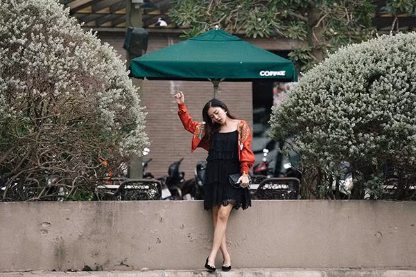 Văn Mai Hương sành điệu xuống phố ngày cận Tết ảnh 7 Văn Mai Hương sành điệu xuống phố ngày cận Tết ảnh 7