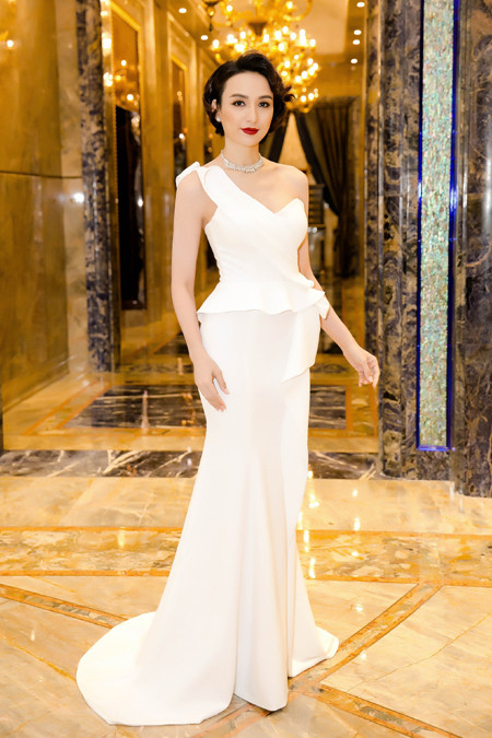 Hoa hậu Ngọc Diễm thay đổi diện mạo lạ lẫm với mái tóc ngắn ảnh 1