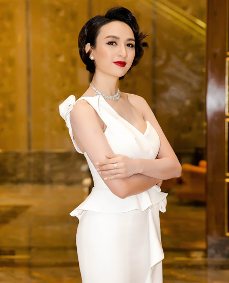 Hoa hậu Ngọc Diễm thay đổi diện mạo lạ lẫm với mái tóc ngắn ảnh 3