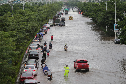 Khắc phục nhanh hàng loạt thiệt hại do hoàn lưu mưa bão gây ra ảnh 1