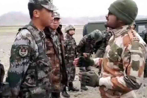 "Thùng thuốc súng" trên lằn ranh Ấn Độ - Trung Quốc (2): Cường quốc hạt nhân quyết đấu và cái giá phải trả ảnh 2