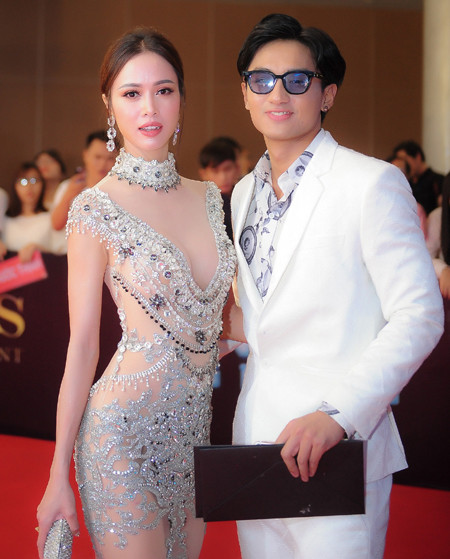 Diện đầm xuyên thấu, Vũ Ngọc Anh nổi bật trên thảm đỏ "Đêm hội chân dài" ảnh 3