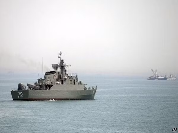 Iran chặn tàu chở hàng, Mỹ vội điều tàu khu trục ảnh 1