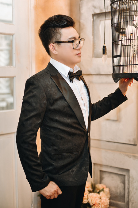 "Phù thuỷ" Tommy Nguyễn hoá thân thành mẫu nam hút mắt ảnh 8