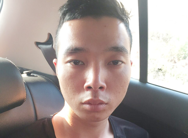 Vừa tháo sim điện thoại cướp giật được thì bị bắt ảnh 1 Vừa tháo sim điện thoại cướp giật được thì bị bắt ảnh 1