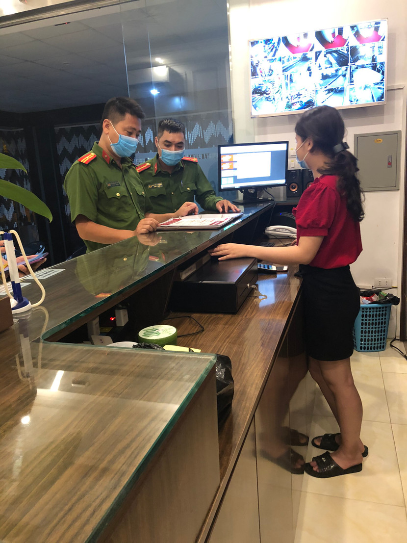 Những bước chân đêm không mỏi, phòng chống ‘giặc’ Covid-19 ảnh 3