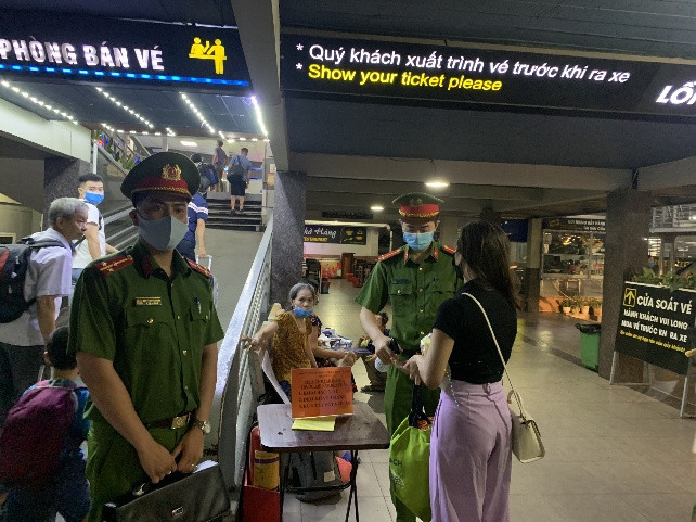 Những bước chân đêm không mỏi, phòng chống ‘giặc’ Covid-19 ảnh 5