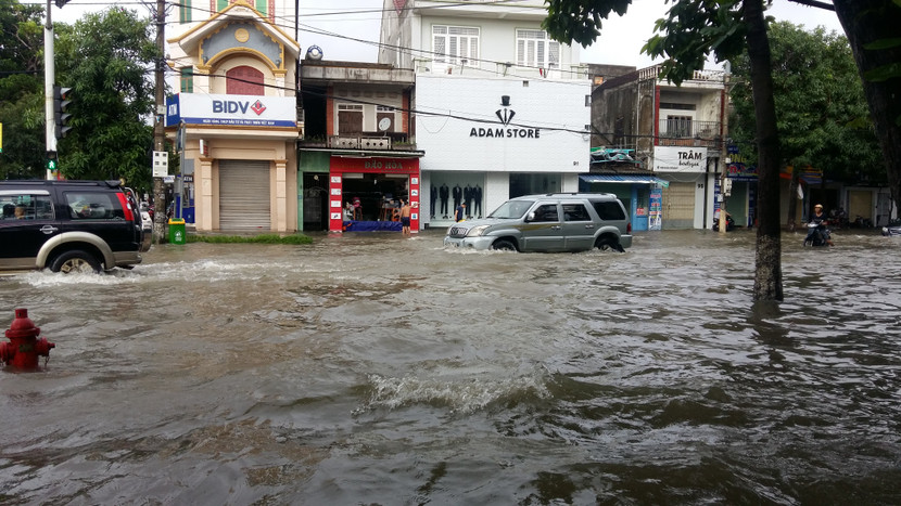 Nghệ An: Tìm kiếm 3 người bị nước lũ cuốn trôi ảnh 1 Nghệ An: Tìm kiếm 3 người bị nước lũ cuốn trôi ảnh 1