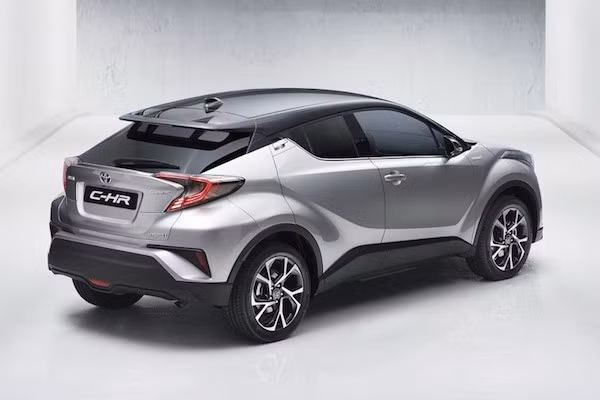 Toyota C-HR mới lộ diện với thiết kế lạ mắt ảnh 3
