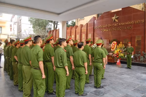 Tri ân công ơn của các Anh hùng liệt sỹ Công an Thủ đô ảnh 5