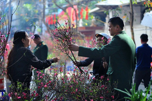 Chợ Tết Hà Nội xưa ảnh 1