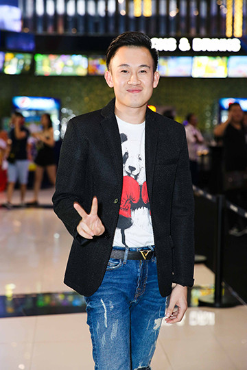 Trường Giang - Nhã Phương mặc đồ đôi đi xem phim "Đảo của dân ngụ cư" ảnh 14