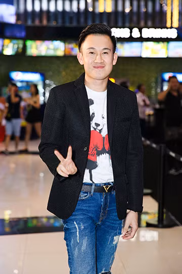 Trường Giang - Nhã Phương mặc đồ đôi đi xem phim "Đảo của dân ngụ cư" ảnh 14