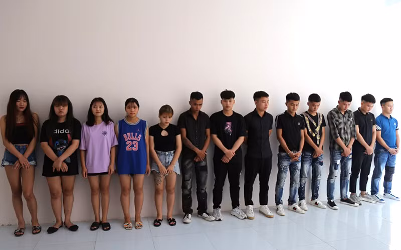 Rủ nhau mua ma túy vào quán karaoke "bay lắc" ảnh 1