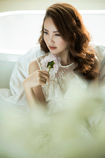 "Gái một con" Thụy Vân khoe khéo vẻ sexy trong loạt hình mới ảnh 4