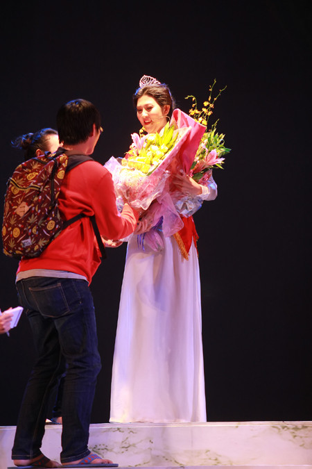 Siêu mẫu Trúc Nguyễn "lấn sân" sân khấu kịch ảnh 8