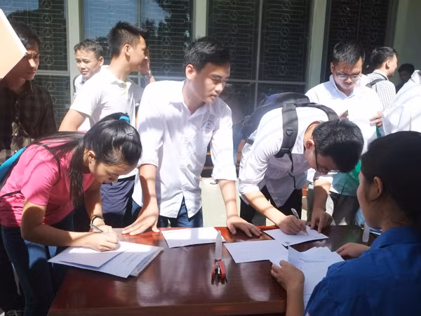 Trúng tuyển vẫn bị loại nếu nộp chứng nhận kết quả quá hạn ảnh 1
