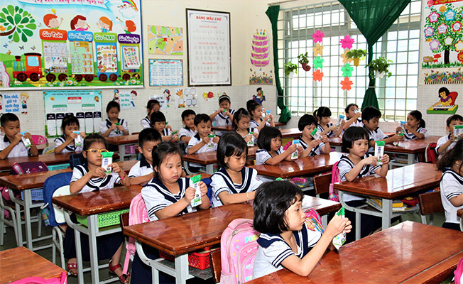 TP.HCM chính thức triển khai chương trình Sữa học đường tại 10 quận, huyện ảnh 4 TP.HCM chính thức triển khai chương trình Sữa học đường tại 10 quận, huyện ảnh 4
