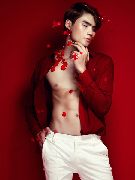 Quang Hùng khác lạ với hình ảnh lãng tử lạnh lùng ảnh 3