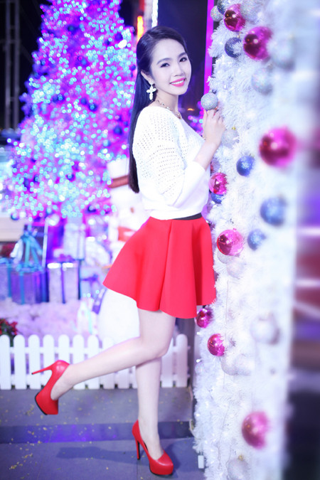 Dương Kim Ánh rạng ngời trong bộ ảnh đón Giáng sinh ảnh 8