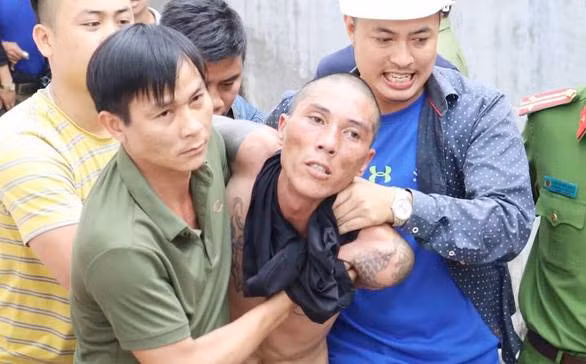 Đối tượng ném con từ mái nhà xuống đất bị điều tra về hành vi giết người ảnh 1