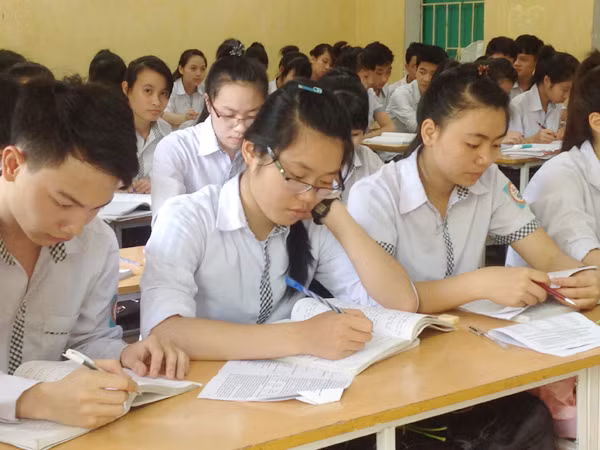 Hà Nội cân nhắc thi thử THPT quốc gia: Không gây căng thẳng để lấy thành tích ảnh 1