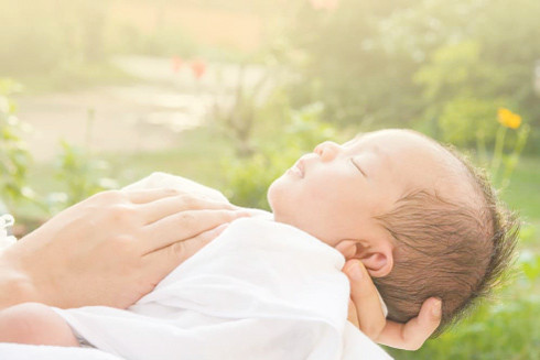 Mùa đông có nên tắm nắng cho trẻ? ảnh 1