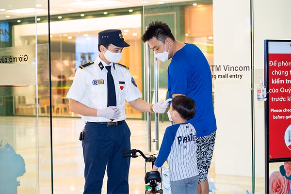 "Công thức" đảm bảo an toàn mùa dịch: Ý thức + Vật dụng bất ly thân = Cô Vy đi ra đi! ảnh 2