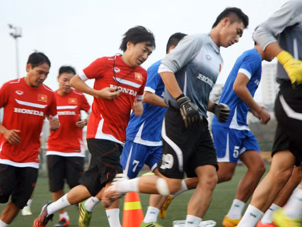 “Buông” SEA Games hay World Cup? ảnh 1
