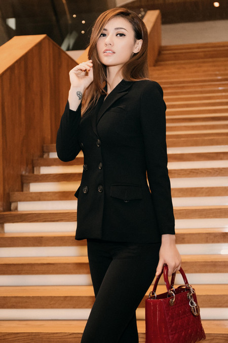 Hồng Quế kín đáo khoe vóc dáng hoàn hảo ảnh 3 Hồng Quế kín đáo khoe vóc dáng hoàn hảo ảnh 3