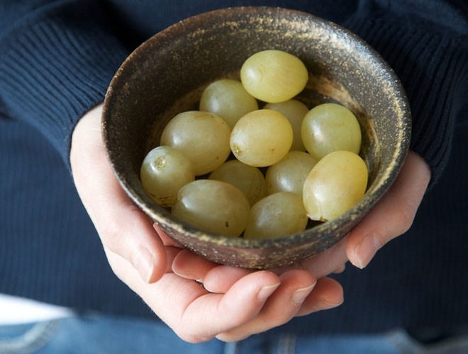 Độc đáo Tây Ban Nha: Đêm giao thừa ăn nho xanh, mặc đồ chíp đỏ để "đỏ" cả năm ảnh 1