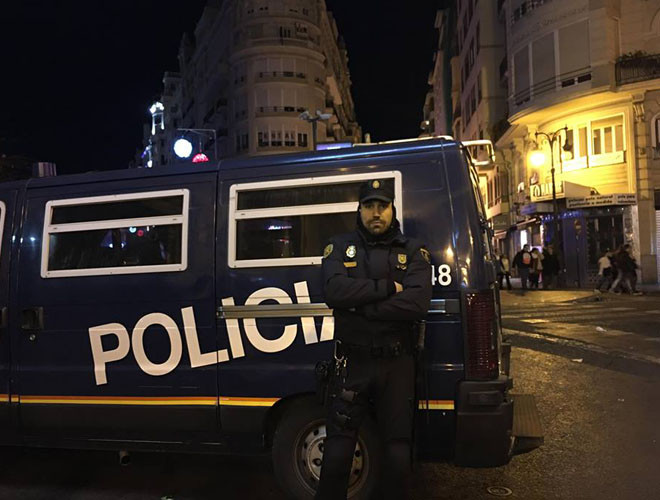 Độc đáo Tây Ban Nha: Đêm giao thừa ăn nho xanh, mặc đồ chíp đỏ để "đỏ" cả năm ảnh 4