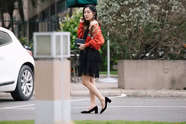 Văn Mai Hương sành điệu xuống phố ngày cận Tết ảnh 4 Văn Mai Hương sành điệu xuống phố ngày cận Tết ảnh 4