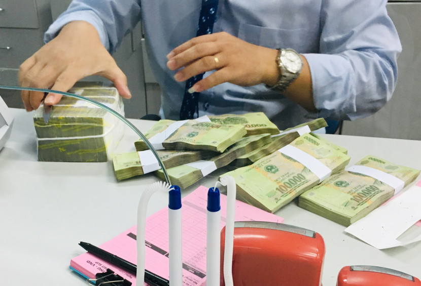 Lãi suất huy động tại các ngân hàng tiếp tục xu hướng giảm